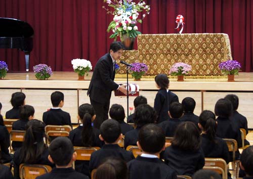 ランドセル贈呈