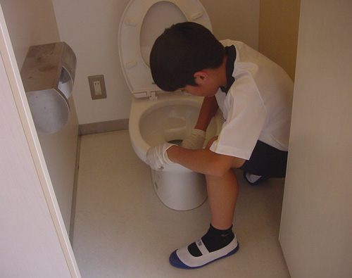 トイレ掃除で心をみがく