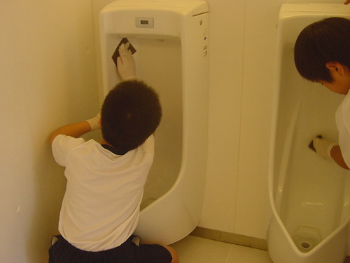 トイレ掃除で心をみがく