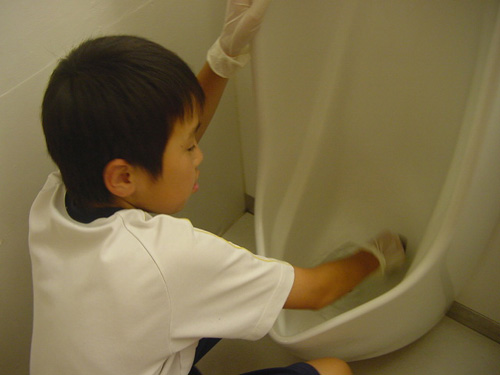 トイレ掃除で心をみがく