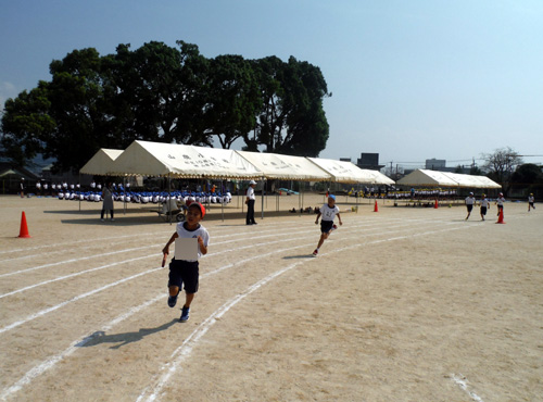 団対抗リレーの練習 団対抗リレーの練習