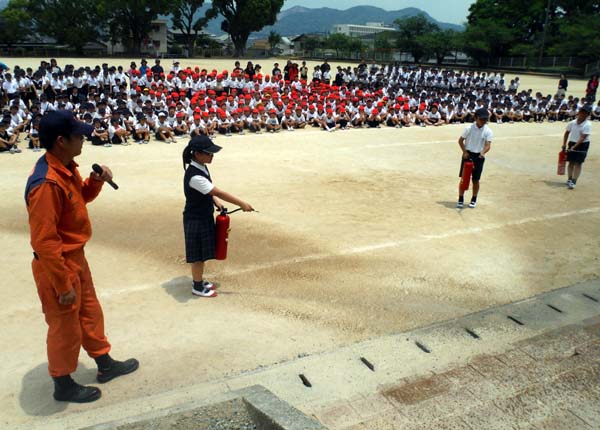 避難訓練 避難訓練