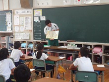 中学生職場体験（読み聞かせ）03