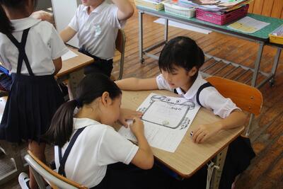 係が決まりそれぞれ仕事の内容など書き込んでいます。